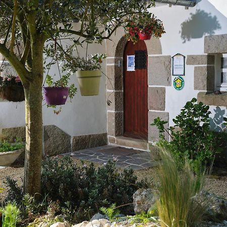 Les Roses Bed and Breakfast Santec Eksteriør billede
