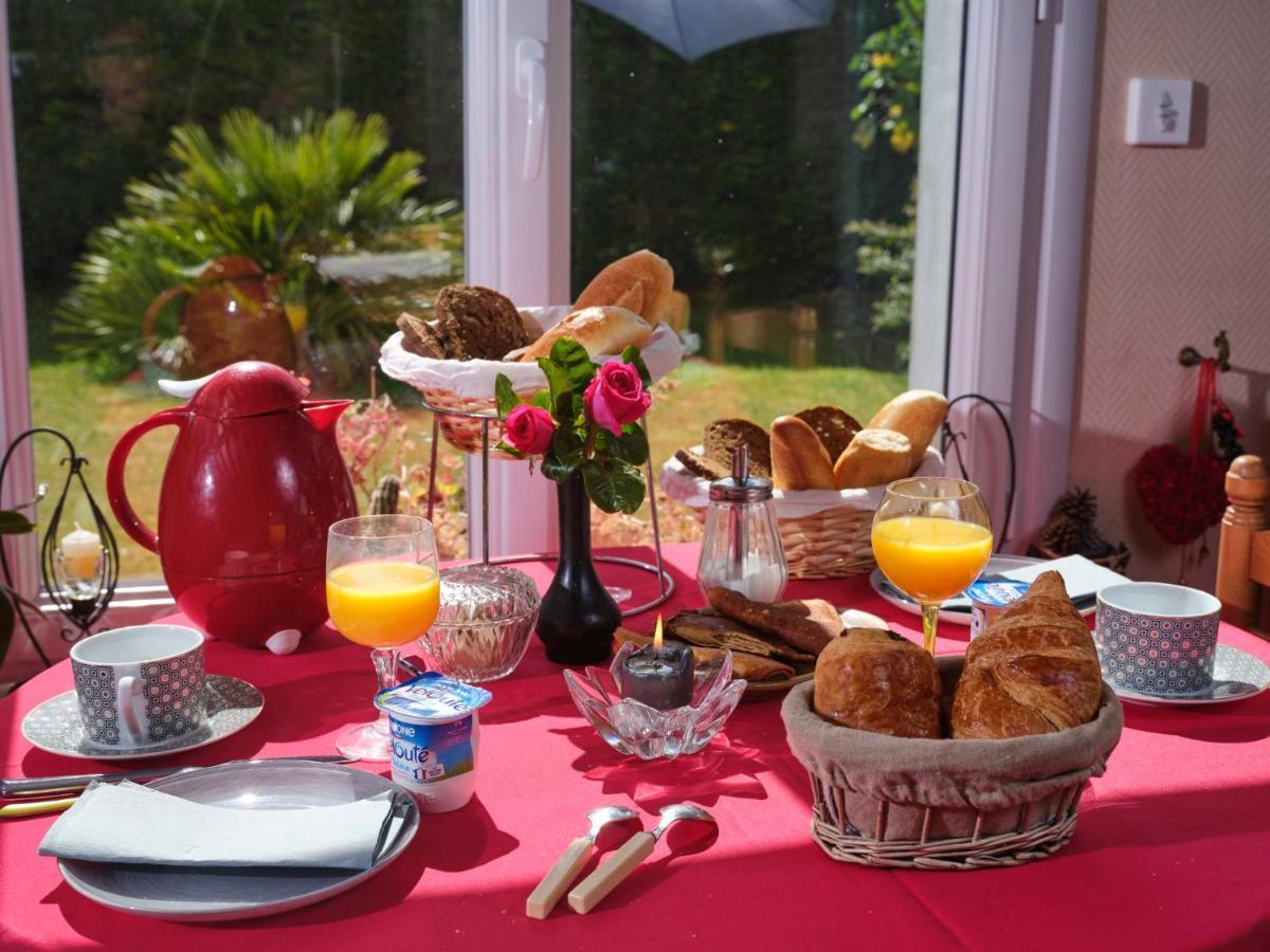 Les Roses Bed and Breakfast Santec Eksteriør billede