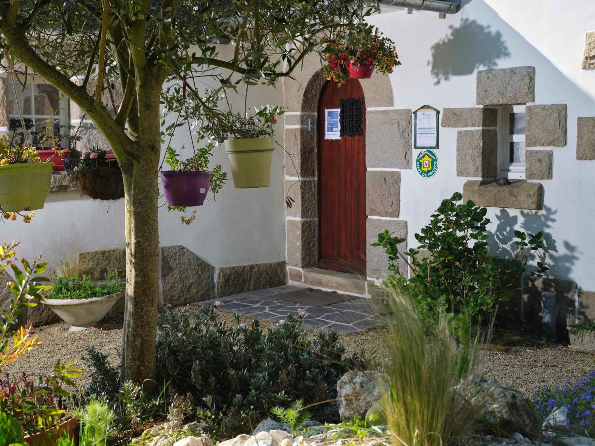 Les Roses Bed and Breakfast Santec Eksteriør billede